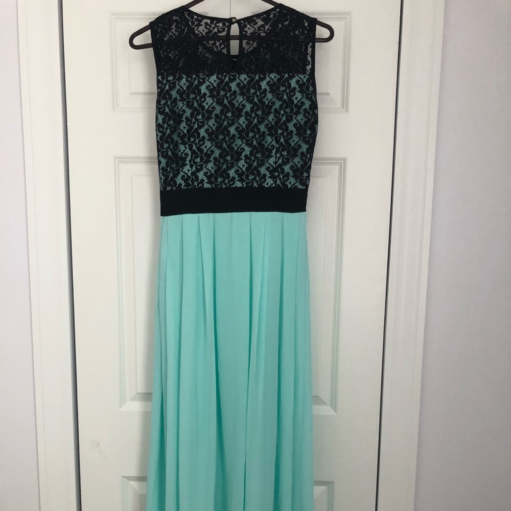 Dress - Picture 4 of 5